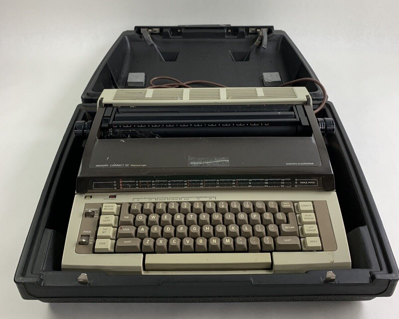 Vintage Smith Corona Memory Correct III Typewriter Types Slowly Parts and Repair