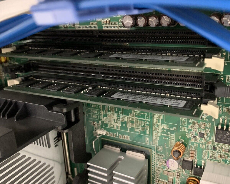 Dell Poweredge Server Desktop T100 Pentium E2220 2.4 GHz 2 GB Ram No OS No HDD