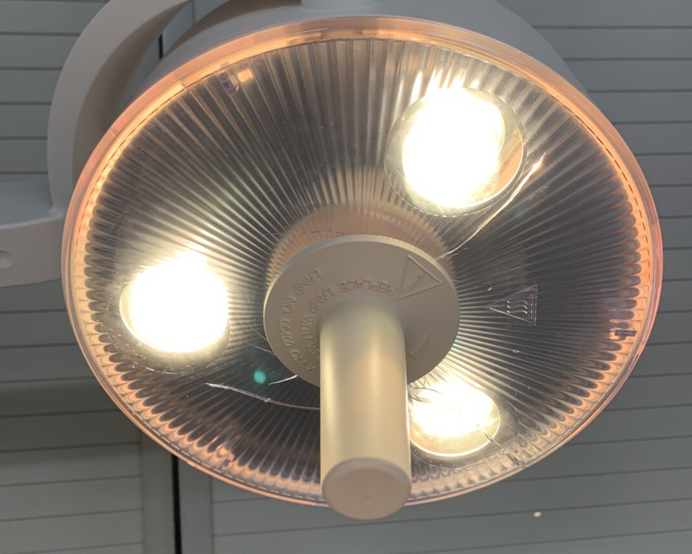 Welch Allyn Model 44200 Procedure Light with Mobile Floor Stand Powers On