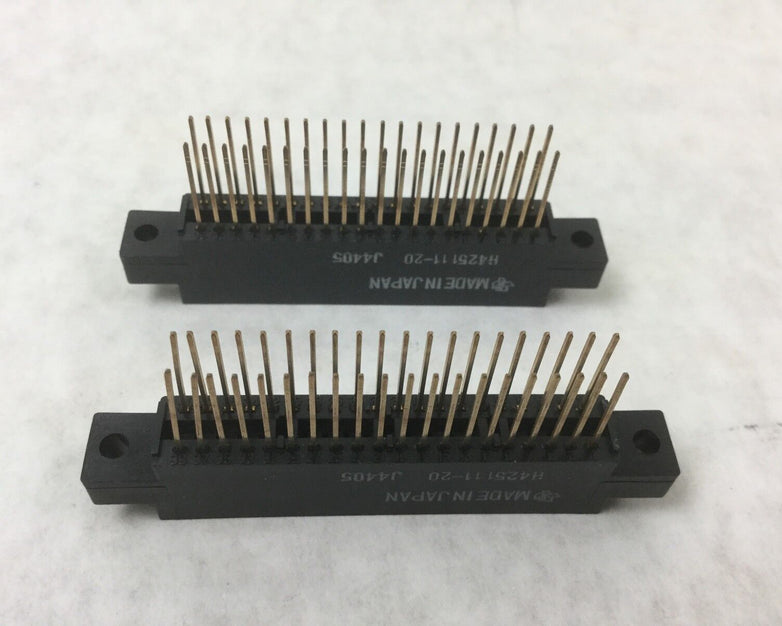 Texas H425111-20 Connector Receptacle, (Lot of 2) NEW
