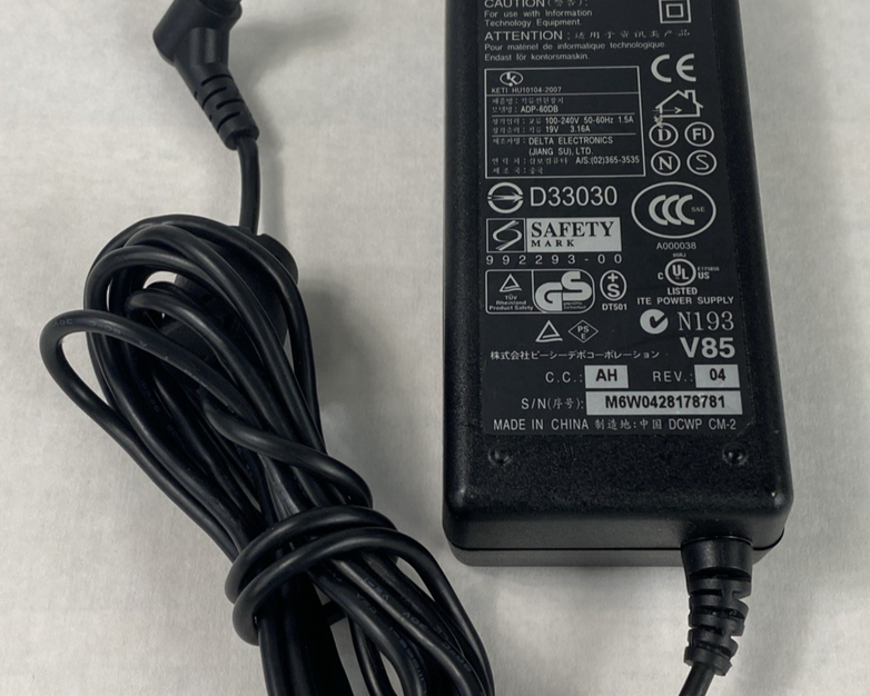 Delta Electronics ADP-60B 60W 19V 3.16A AC Adapters (Lot of 6)
