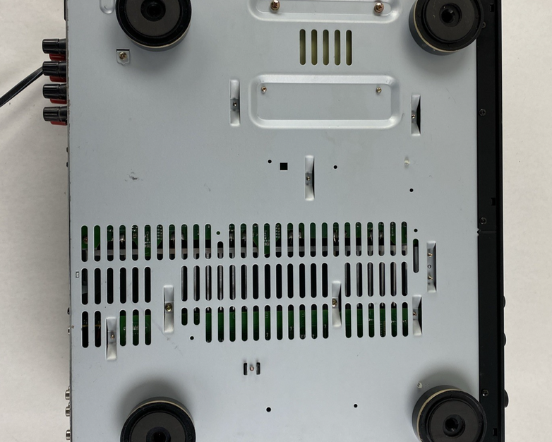 Denon DRA-685 AM/FM Stereo Receiver - Parts or Repair
