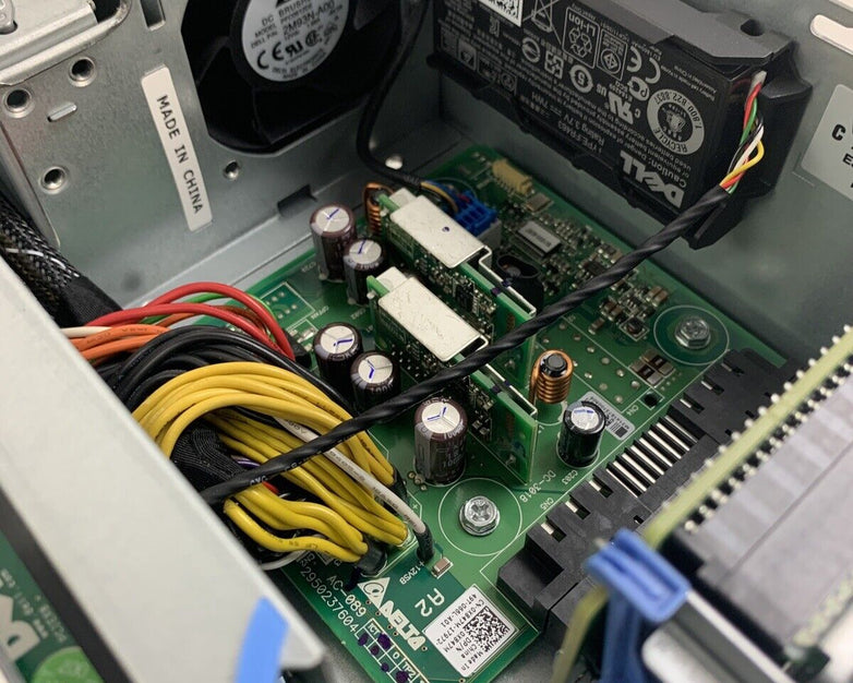 Dell PowerEdge R515 Server 1x Opteron 4310 EE 2.2 GHz 32 GB RAM No HDD No OS