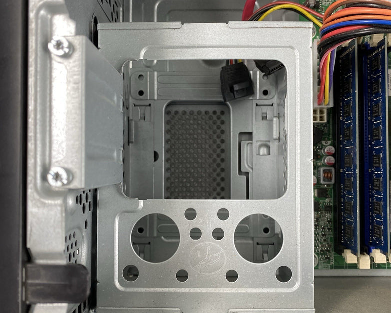 HP P6616F MT AMD Phenom 2 x4 830 2.80GHz 4GB RAM No HDD No OS