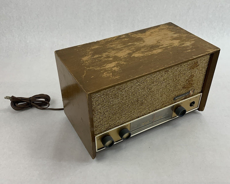 Magnavox FM040 Wood Cabinet Hi-Fi AM/FM Radio