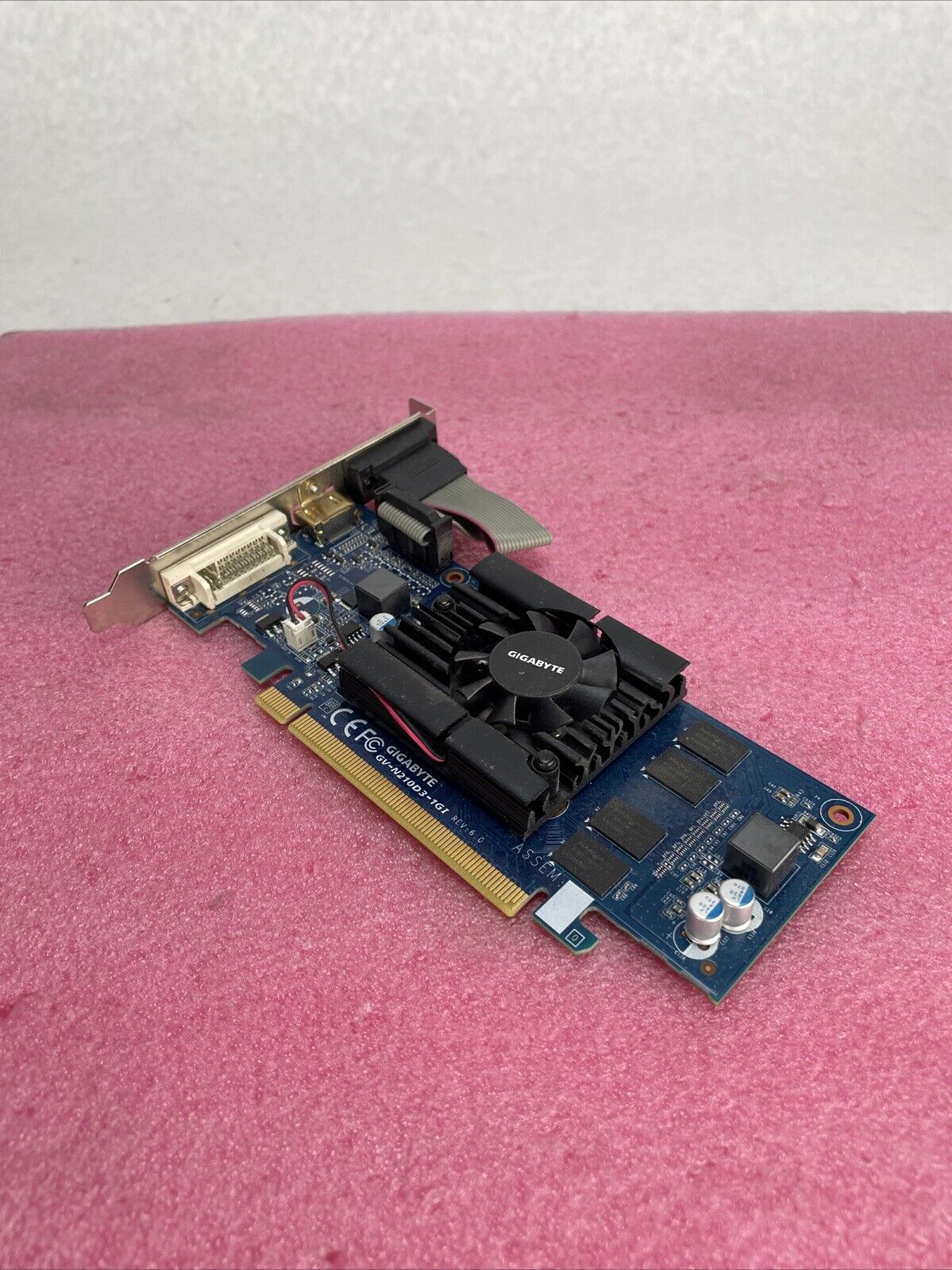 Gigabyte GV-N210D3-1GI NVIDIA GeForce 210 1GB GDDR3 PCIe Graphics Card