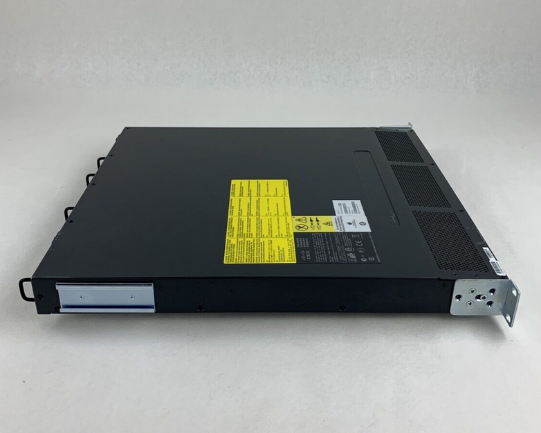 Cisco DS-C9148-K9 V01 48-Ports 16G 1U Multilayer Fabric Switch Tested Reset