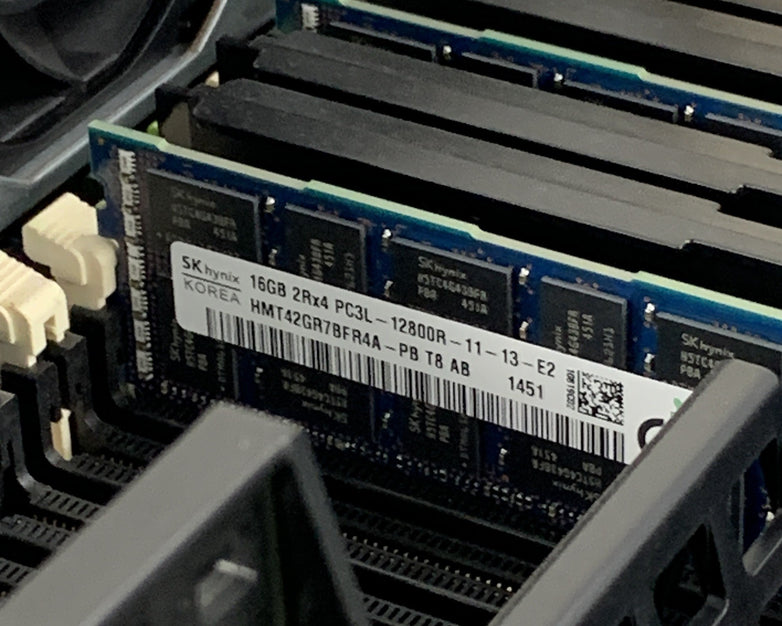 Dell PowerEdge R720 Server 1x Xeon E5-2640 2.5 GHz 32 GB Ram No OS No HDD
