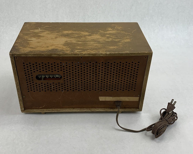 Magnavox FM040 Wood Cabinet Hi-Fi AM/FM Radio