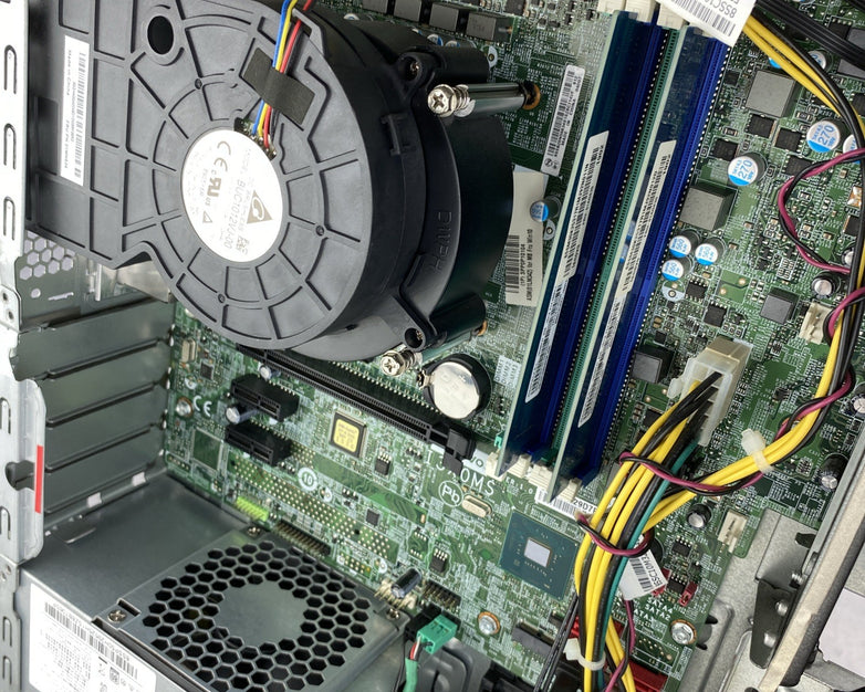 Lenovo ThinkCentre M720s SFF Intel Core i5-8500 3.0GHz 8GB RAM DVDRW No HDD OS