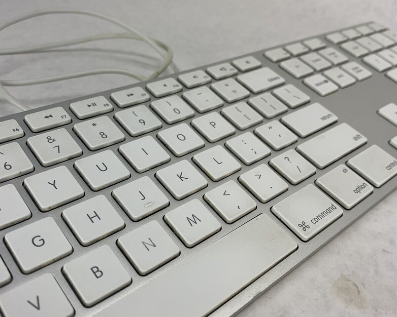 Apple Mac Keyboard Genuine A1243 USB Ultra Thin Aluminum Keypad Used