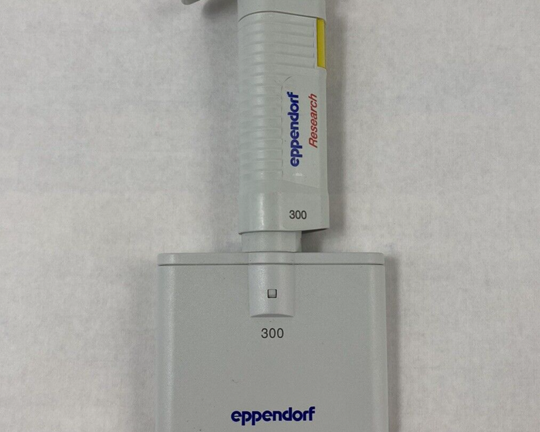 Eppendorf Research 300 30-300 uL 8-Channel Multichannel Manual Pipette