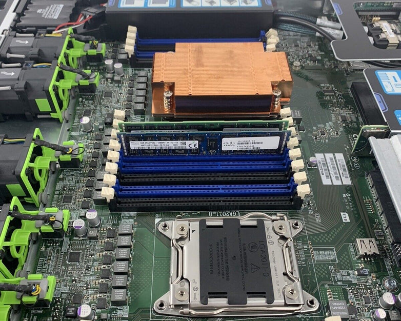 Cisco-UCS UCSC-C220-M3S Server Xeon E5-2609 2.4 GHz 16 GB RAM No HDD No OS