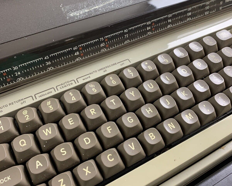 Vintage Smith Corona Memory Correct III Typewriter Types Slowly Parts and Repair