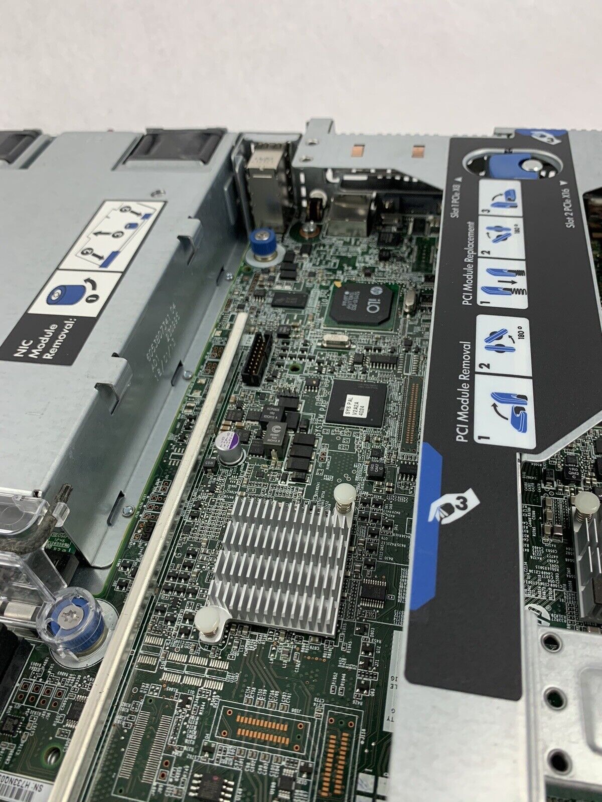 HP ProLiant DL360p Gen8 Server 2x E5-2643 3.3 GHz 32 GB RAM NO HDD No OS
