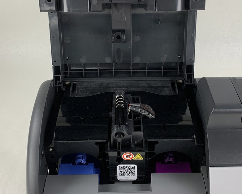 Zebra ZXP Series 7 Z71-U00C0000US00 Card Printer No Ribbon