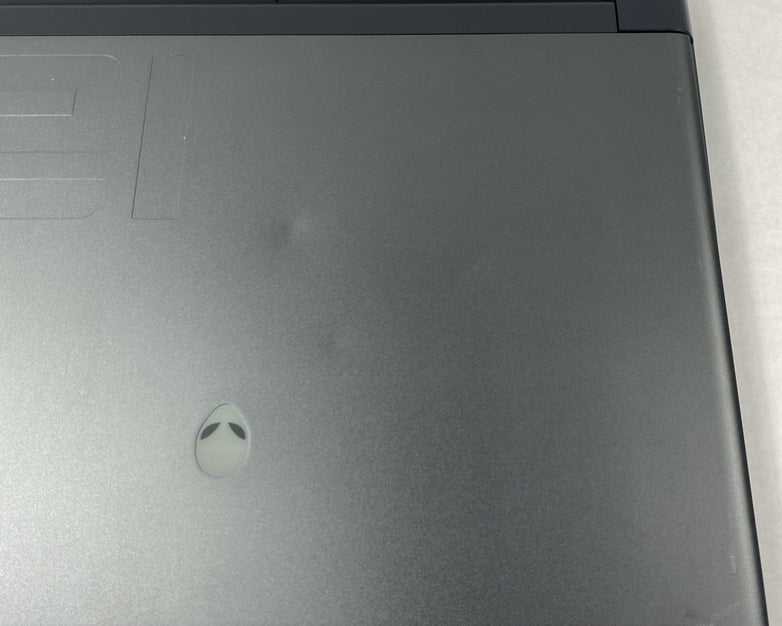Alienware M16 R1 Core i9-13900HX 1.48 GHz 16 GB RAM RTX 4070 16" No HDD No OS