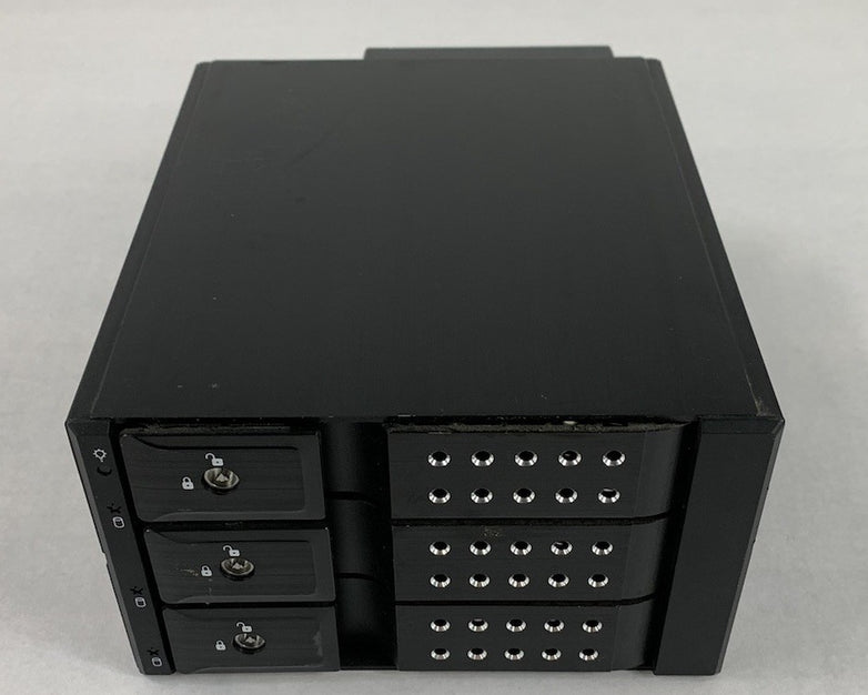 iStarUSA BPN-DE2300SS-Black 3 Tray HDD Black Hot-Swap Rack