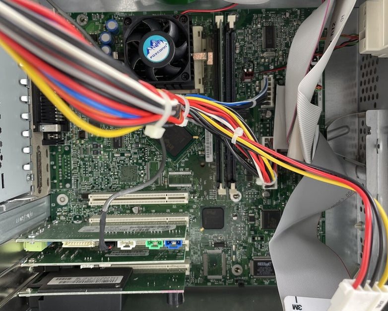 Dell Dimension L700CXE MT Intel Celeron 700MHz 128MB RAM No HDD No OS