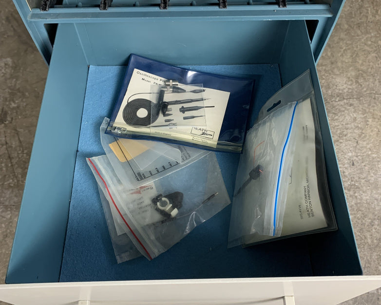 Tektronix 7904 Oscilloscope W/ 7A22 7A26 7B85 7B53A Module Cards and 204-2 Cart