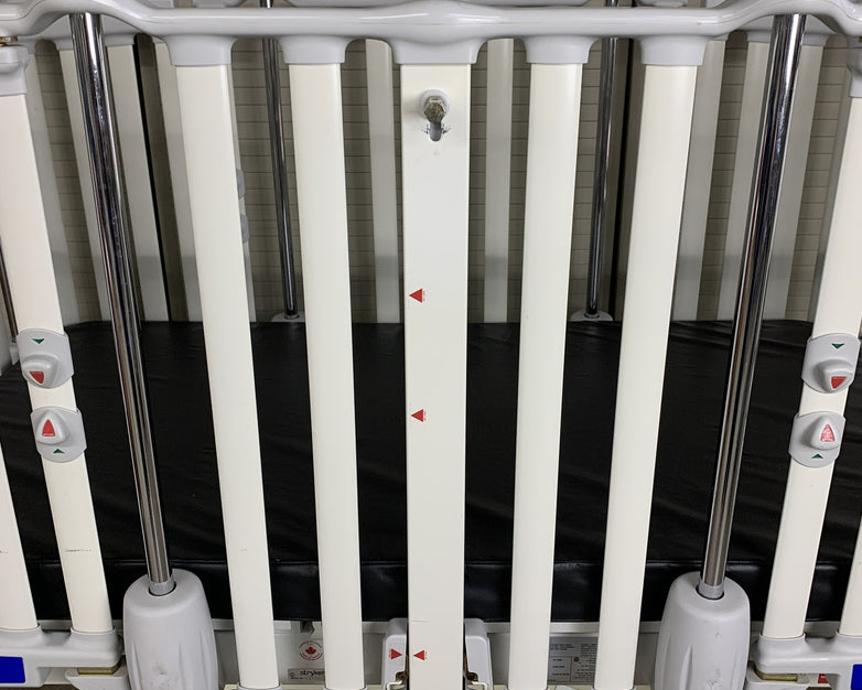 Stryker Cub FL19H Pediatric Crib with Mattress No Handles on Doors