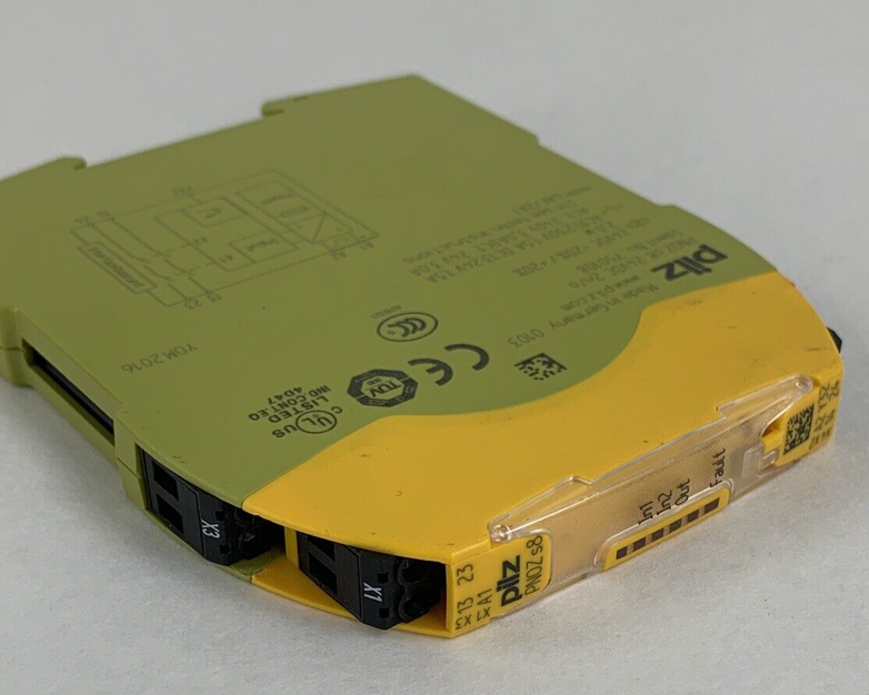 Pilz 750108 PNOZ s8 24VDC Contact Expansion Module Missing Terminal Untested