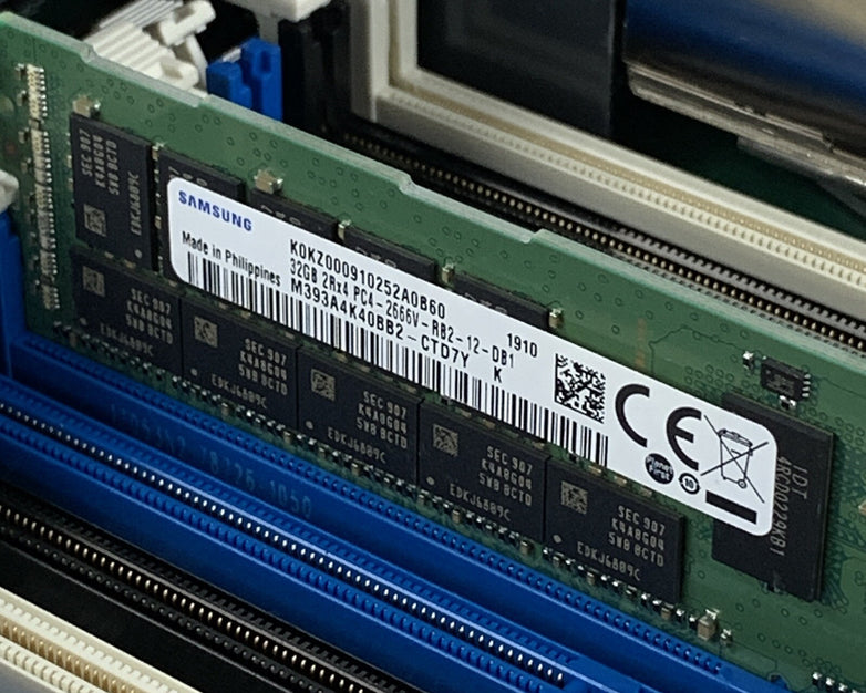 Cisco UCS C220 M4 Server 2x Xeon E5-2609V3 1.9 GHz 64 GB Ram No OS No HDD
