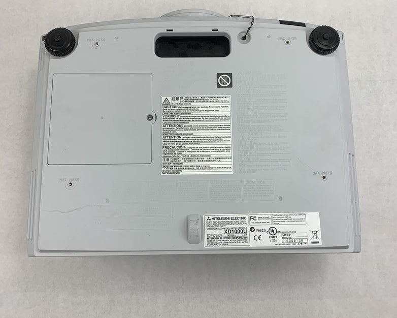 Mitsubishi XD1000U Projector - Parts or Repair