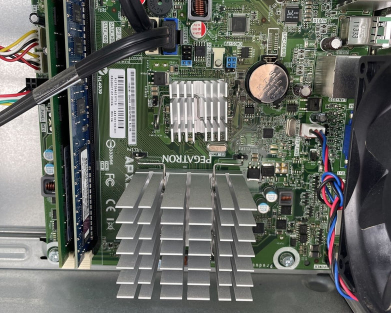 HP Pavilion P2-1033 MT AMD E-300 1.3GHz 3GB RAM No HDD No OS