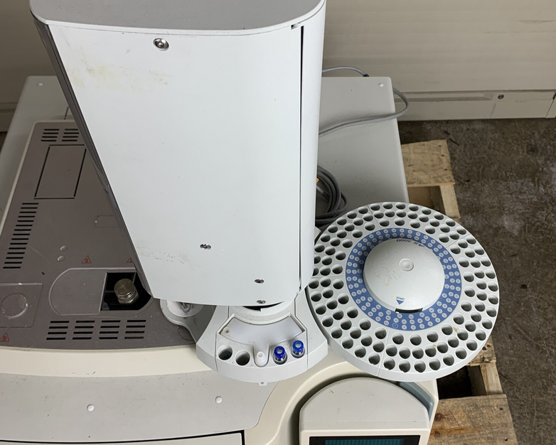 Thermo Scientific Trace GC Ultra w/ AI 3000 Auto Sampler Powers On