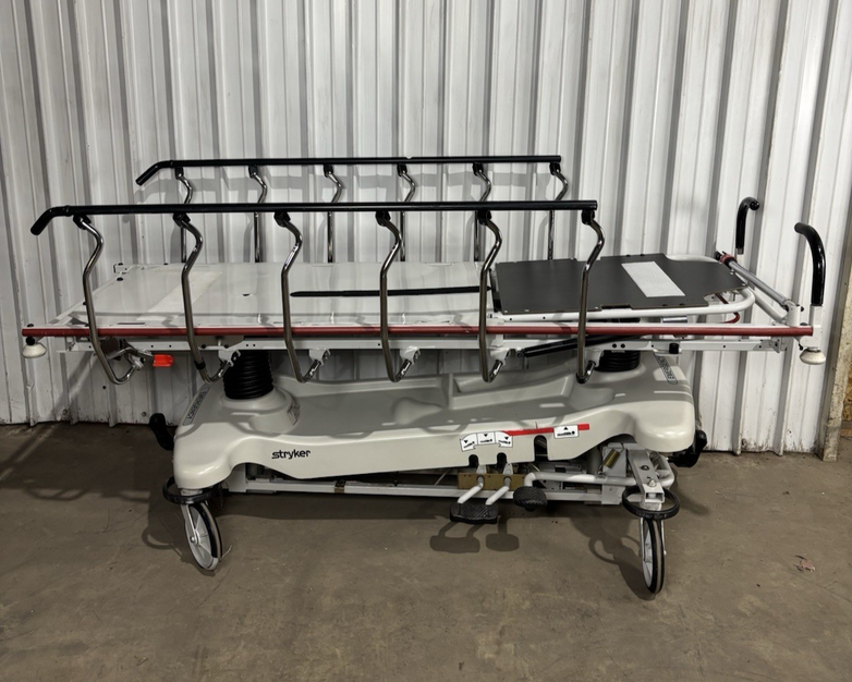 Stryker 1001 IPX2 Pedal Hydraulic Stretcher Deteriorated Rubber Wheels No Bed