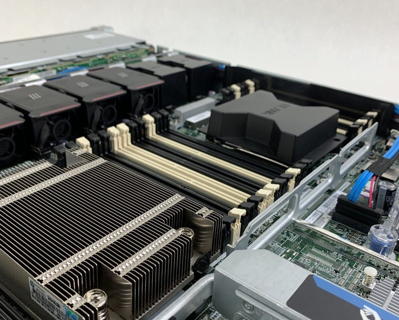 HP ProLiant DL360p Gen8 Xeon E5-2609 V2 2.5 GHz 8 GB RAM No OS No HDD
