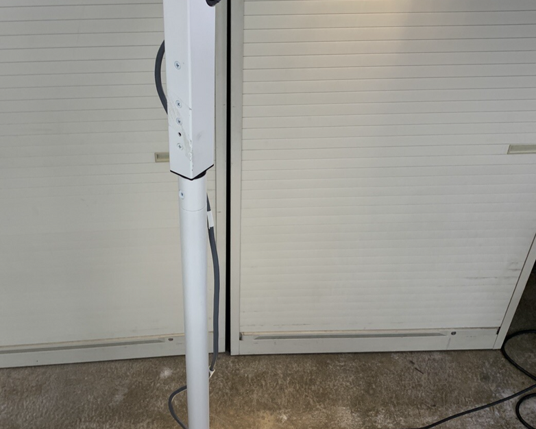 Welch Allyn Model 44200 Procedure Light with Mobile Floor Stand Powers On