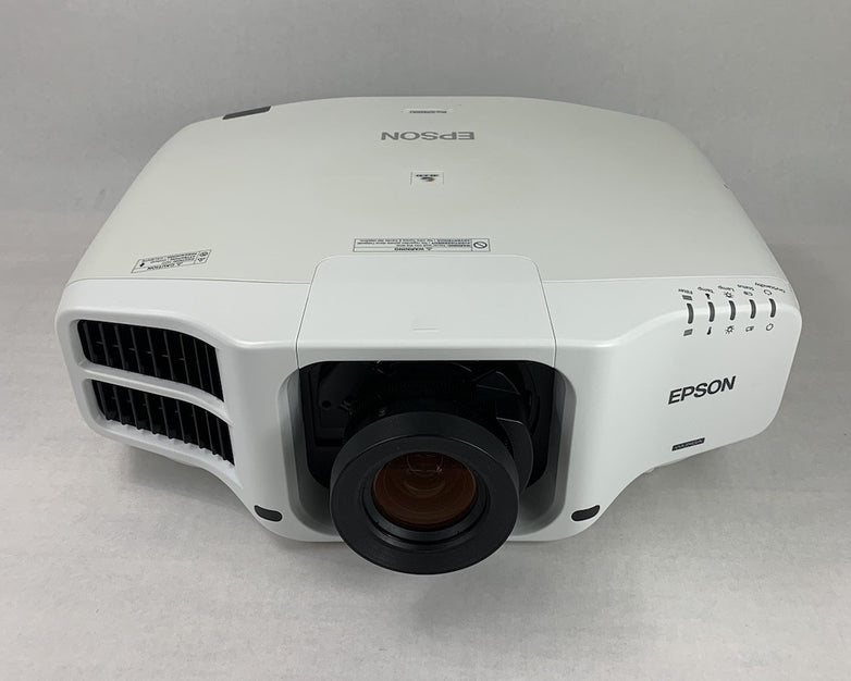Epson Pro G7400U H762A LCD Projector - Parts or Repair
