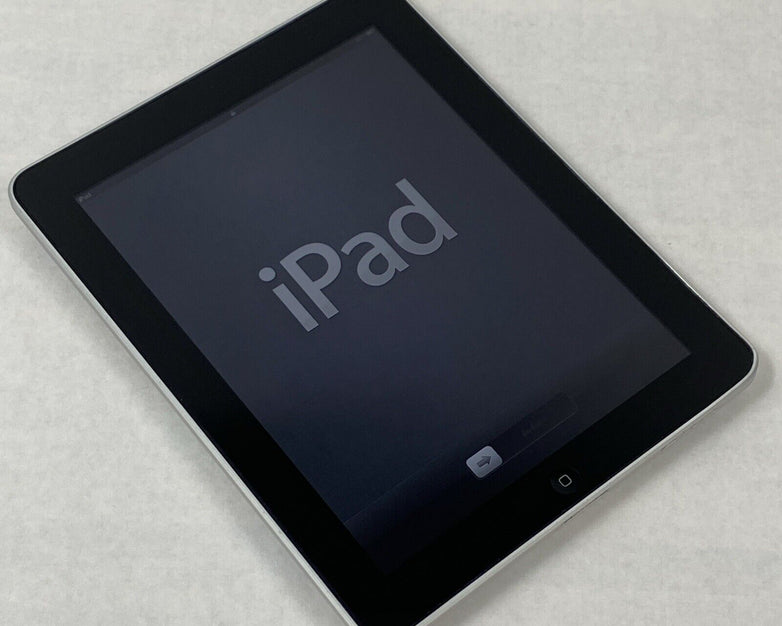 Apple iPad 1st Gen A1219 32GB 9.7" Wi-Fi Silver iOS 5.1.1