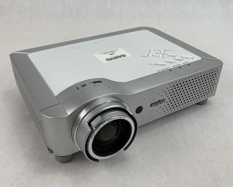 Sanyo PLC-XU86 LCD Projector – Parts or Repair No Lamp