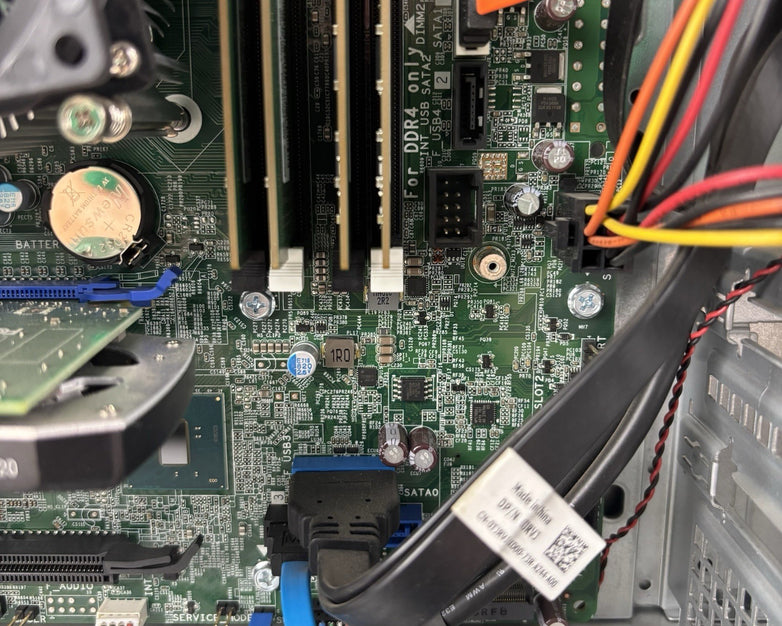 Dell Precision Tower 3620 Xeon E3-1220v5 3 GHz 16 GB RAM No HDD No OS