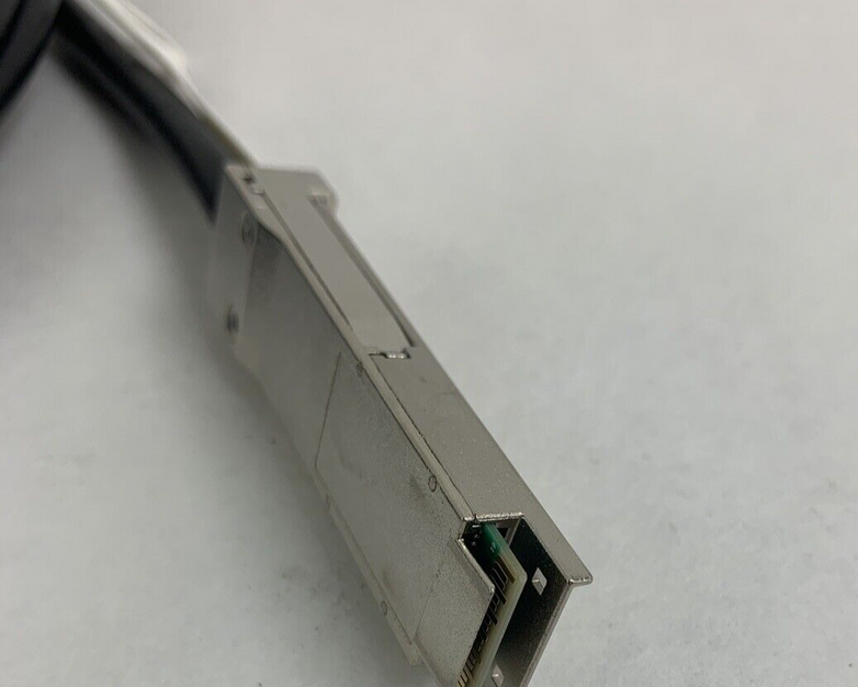 Dell EMC 038-004-067-01 External QSFP to QSFP Kabel 14gbps 3Meter Box Opened