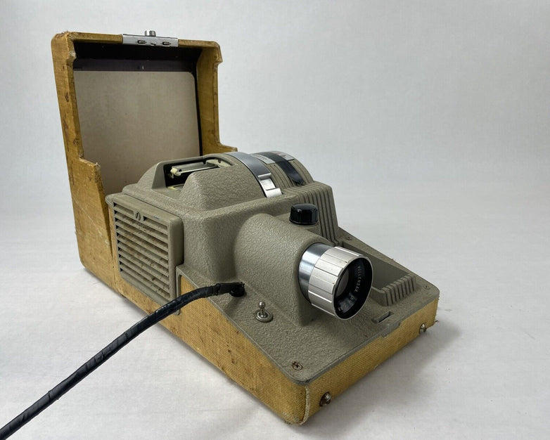 Revere P-444 Slide Projector With Case - Untested Parts Only