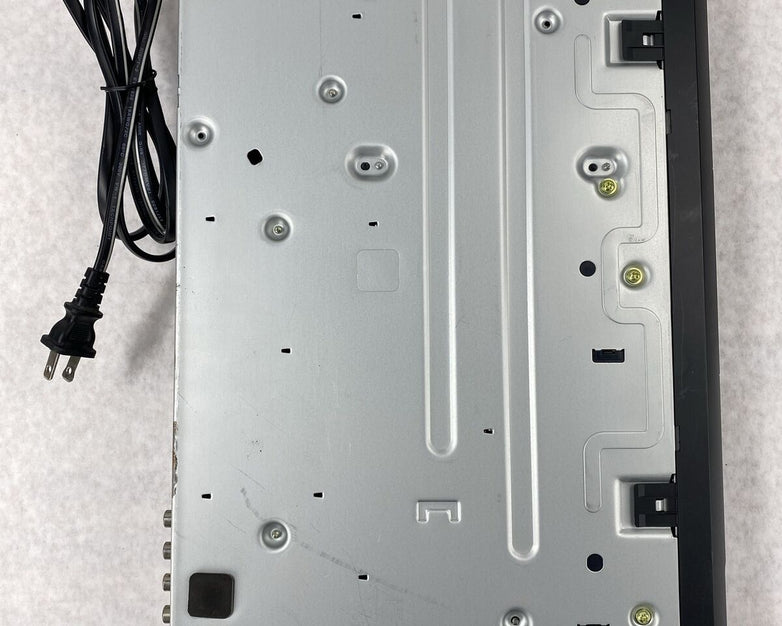 JVC HR-XVC16 Hi-Fi SQPB VHS Cassette Recorder VCR DVD Player Combo For Parts