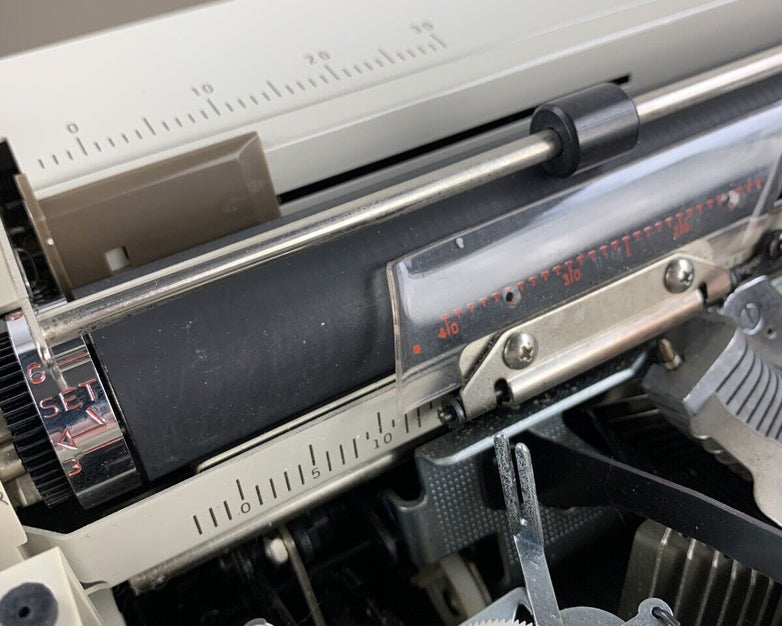 Royal Medallion II Portable Electricl Typewriter Power Tested w/ Case Vintage