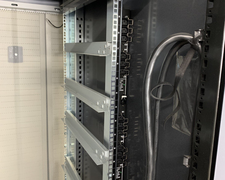 NETAPP NAC-0501 Server Rack Cabinet Unlocked No Keys
