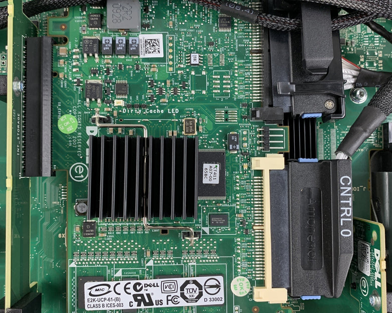 Dell PowerEdge R610 Server 1x Xeon E5520 2.27 GHz 16 GB RAM No HDD No OS