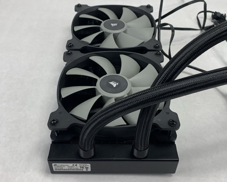 Corsair Hydro Series CW-9060026-WW Liquid Cooler Radiator w/ Fans