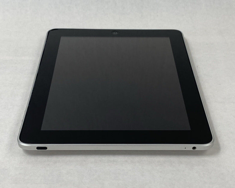 Apple iPad 1st Gen A1219 32GB 9.7" Wi-Fi Silver iOS 5.1.1