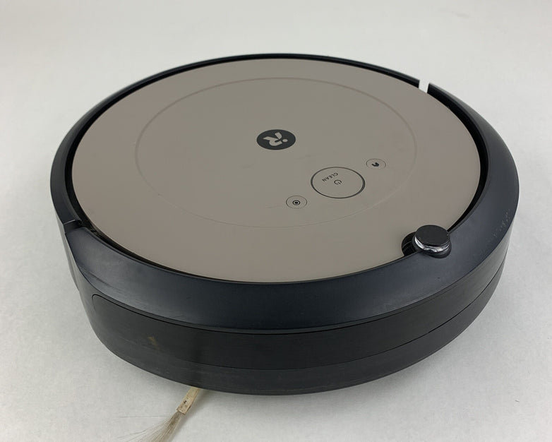 iRobot Roomba i1 Robot Vacuum Powers on For Parts and Repair