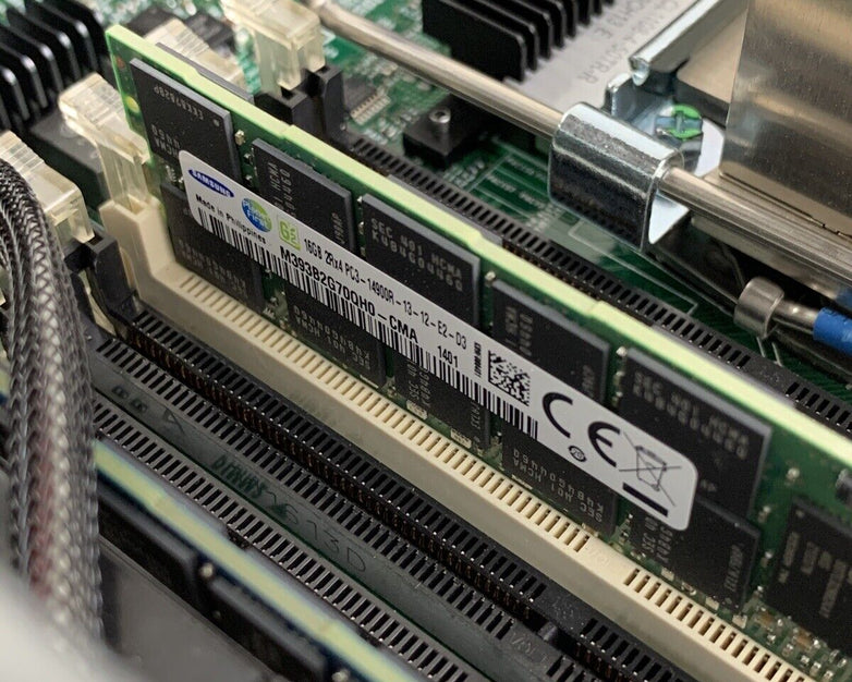 IBM System x3650 M4 Server 2x E5-2650 2.6 GHz 128 GB RAM No OS No 2.5" HDD