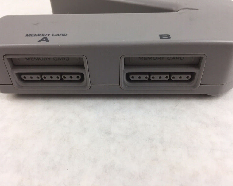 Pelican Accessories PL-318 4-Port Memory Card Reader