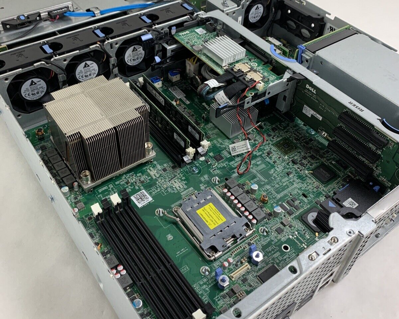 Dell PowerEdge R515 Server 1x AMD Opteron 4122 2.2 GHz 32 GB RAM No HDD No OS