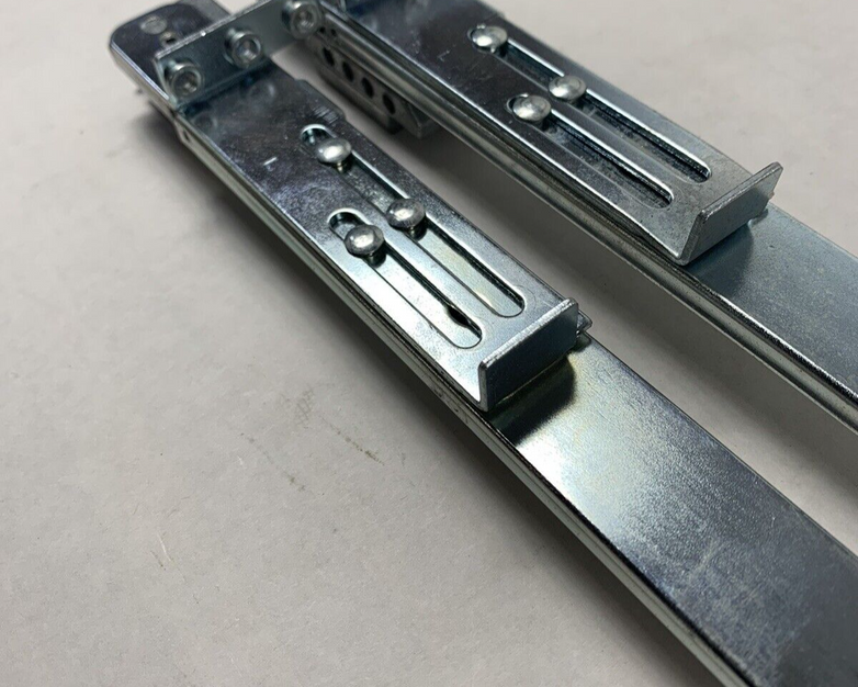 Dell 0J7817 Power Edge Rack Rail Kit
